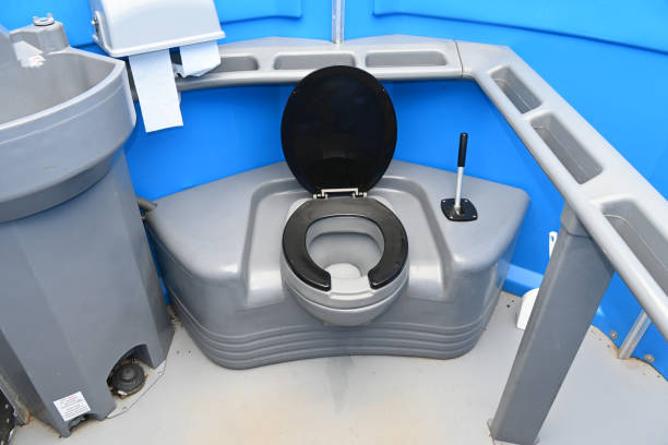 Best Porta potty rental near me  in Country Clu, FL