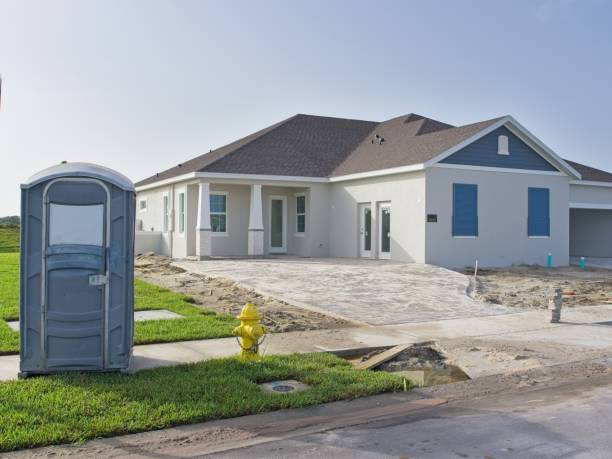 Portable restroom solutions in Country Clu, FL